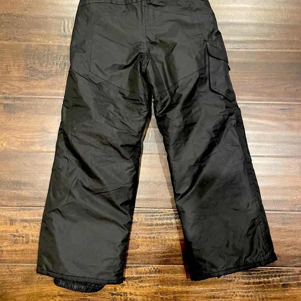 Kids small (6-7) black venturedry snow pants